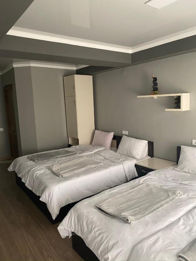 クタイシ Art Hole Bed & Breakfast エクステリア 写真